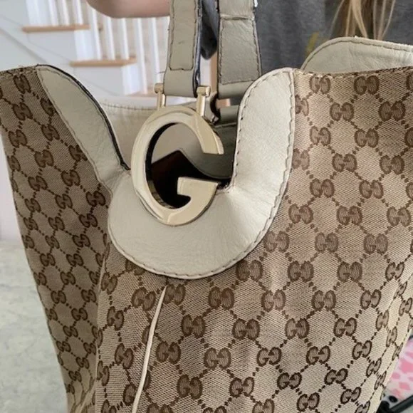 Pre Loved- Gucci- Classic Hobo Bad - Picture 4 of 6